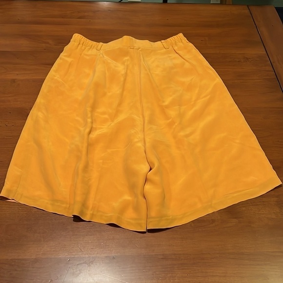 JSong Silk Pleated Short Yellow Orange Size 10 Medium Elastic Sides High waist - Picture 6 of 9
